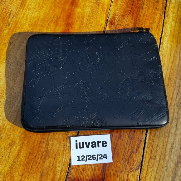 KAWS ARKITIP Incase Laptop Magazine Skeleton Case RARE 2007 - Picture 13 of 16